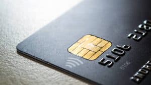 carte de crédit vs carte de débit : illustration comparant une carte de débit et une carte de crédit